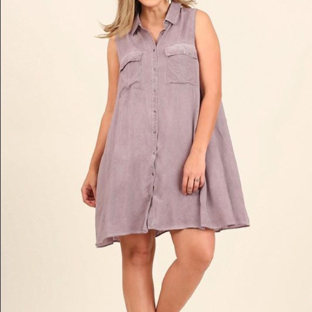 Sleeveless Lavender Button Down Tunic